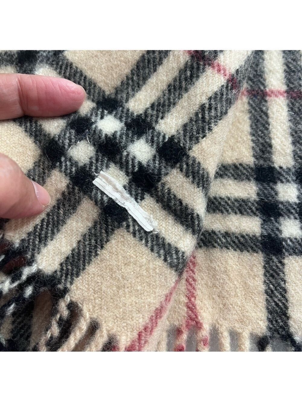 BURBERRY LAP BLANKET - Picture 5 of 6